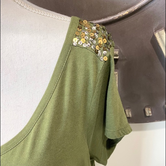 Old Navy XL Army Green Sequin Shoulder Scoop Neck Top - Picture 6 of 10